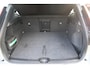 Volvo XC40 B4 Plus Dark | Verwarmbare Voorstoelen en Stuurwiel | Semi-Elektrische Trekhaak | Verwarmbare Voorruit | Premium Audio by Harman Kardon | Adaptieve Cruise Control | Park Assist
