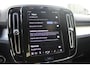 Volvo XC40 B4 Plus Dark | Verwarmbare Voorstoelen en Stuurwiel | Semi-Elektrische Trekhaak | Verwarmbare Voorruit | Premium Audio by Harman Kardon | Adaptieve Cruise Control | Park Assist