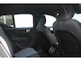 Volvo XC40 B4 Plus Dark | Verwarmbare Voorstoelen en Stuurwiel | Semi-Elektrische Trekhaak | Verwarmbare Voorruit | Premium Audio by Harman Kardon | Adaptieve Cruise Control | Park Assist