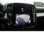 Volvo XC40 B4 Plus Dark | Verwarmbare Voorstoelen en Stuurwiel | Semi-Elektrische Trekhaak | Verwarmbare Voorruit | Premium Audio by Harman Kardon | Adaptieve Cruise Control | Park Assist