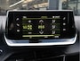Peugeot 2008 130 Pk Benzine * Luxe Allure * 3D-Instrumentenpaneel * Stoelverwarming * Adaptive Cruise Control * Trekhaak * Keyless Start Button * Apple Car Play / Androed Auto Achteruitrij Camera + Parkeersensoren Voor- en Achterzijde  Vingerhoets; Vierde Generatie Eersteklas Service !
