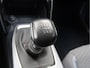 Peugeot 2008 130 Pk Benzine * Luxe Allure * 3D-Instrumentenpaneel * Stoelverwarming * Adaptive Cruise Control * Trekhaak * Keyless Start Button * Apple Car Play / Androed Auto Achteruitrij Camera + Parkeersensoren Voor- en Achterzijde  Vingerhoets; Vierde Generatie Eersteklas Service !