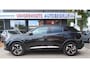 Peugeot 2008 130 Pk Benzine * Luxe Allure * 3D-Instrumentenpaneel * Stoelverwarming * Adaptive Cruise Control * Trekhaak * Keyless Start Button * Apple Car Play / Androed Auto Achteruitrij Camera + Parkeersensoren Voor- en Achterzijde  Vingerhoets; Vierde Generatie Eersteklas Service !
