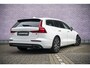 Volvo V60 2.0 T8 Twin Engine AWD Inscription | Trekhaak | Stoel- en stuurwielverwarming | Lederen bekleding | Achterbankverwarming | Getint glas | Alarm |