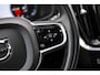 Volvo V60 2.0 T8 Twin Engine AWD Inscription | Trekhaak | Stoel- en stuurwielverwarming | Lederen bekleding | Achterbankverwarming | Getint glas | Alarm |