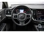 Volvo V60 2.0 T8 Twin Engine AWD Inscription | Trekhaak | Stoel- en stuurwielverwarming | Lederen bekleding | Achterbankverwarming | Getint glas | Alarm |