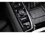 Volvo V60 2.0 T8 Twin Engine AWD Inscription | Trekhaak | Stoel- en stuurwielverwarming | Lederen bekleding | Achterbankverwarming | Getint glas | Alarm |