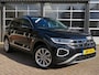 Volkswagen T-Roc 1.5 TSI 150pk DSG-aut. LIFE EDITION / IQ Light / Trekhaak afn.baar / Stoelverw. / 17 Inch / FABRIEKS garantie