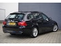 BMW 3-Serie Touring 320i, Leer, Automaat, Youngtimer
