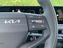 Kia EV3 Plus 58.3 kWh | Stoel verwarming | Parkeer camera achter + parkeer sensoren voor en achter | Dodehoek detectie | Draadloze oplader | Climate control | Adaptive cruise control
