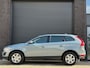 Volvo XC60 2.0 D3 AWD Momentum Aut.-6 | 2e eig., volledig gedocumenteerd | Bijtellingsvriendelijke Youngtimer |