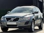 Volvo XC60 2.0 D3 AWD Momentum Aut.-6 | 2e eig., volledig gedocumenteerd | Bijtellingsvriendelijke Youngtimer |