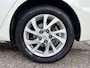 Toyota Auris Touring Sports 1.8 Hybrid Dynamic Go Automaat ECC Audio-CD/MP3 Navigatie LMV 16" Sportstoelen Dealeronderhoud Nw Apk!