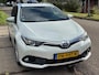 Toyota Auris Touring Sports 1.8 Hybrid Dynamic Go Automaat ECC Audio-CD/MP3 Navigatie LMV 16" Sportstoelen Dealeronderhoud Nw Apk!
