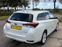 Toyota Auris Touring Sports 1.8 Hybrid Dynamic Go Automaat ECC Audio-CD/MP3 Navigatie LMV 16" Sportstoelen Dealeronderhoud Nw Apk!