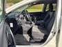 Toyota Auris Touring Sports 1.8 Hybrid Dynamic Go Automaat ECC Audio-CD/MP3 Navigatie LMV 16" Sportstoelen Dealeronderhoud Nw Apk!
