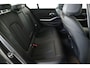 BMW 3-Serie 320e High Executive / LED / Navi / CarPlay / Leder / DAB