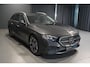 Mercedes-Benz E-klasse Estate 300e AVANTGARDE ** LED, 360 CAM, TREKH, DISTR, KEYLESS, AMBIENTE ** 1e EIG - € 22.000,= onder NP - UNFALLFREI ** ** INFORMEER OOK NAAR ONZE AANTREKKELIJKE FINANCIAL-LEASE TARIEVEN **