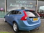 Volvo V60 2.0 D3 Momentum Business Automaat | Rijklaar incl garantie | Keyless Donker getint glas Trekhaak Navigatie