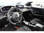 Peugeot 2008 1.2 Hybrid 136 GT | Achterbank in delen neerklapbaar | Achteruitrijcamera | Actieve noodgeval assistent