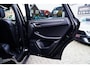 Porsche Macan 2.0 | Sport Chrono | Origineel NL | Panorama | Full option | Lane Assist | Sportstoelen| Luchtvering
