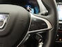 Dacia Spring Comfort Plus 27 kWh | DC Lader max 30 kW | Haaievin antenne | Airco | Navigatie | Sensoren v+a en achteruitrijcamera | extra getinte ruiten | Metaalkleur |