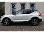 Volvo XC40 T5 Automaat Recharge R-Design | Premium Audio by Harman en Kardon|Interieur Voorverwarming| Electrisch bedienbare Voorstoelen|Semi electrische Trekhaak| Adaptieve Cruise Control| Blind spot | Verwarmbare Voorstoelen.