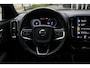Volvo XC40 T5 Automaat Recharge R-Design | Premium Audio by Harman en Kardon|Interieur Voorverwarming| Electrisch bedienbare Voorstoelen|Semi electrische Trekhaak| Adaptieve Cruise Control| Blind spot | Verwarmbare Voorstoelen.