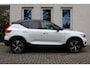Volvo XC40 T5 Automaat Recharge R-Design | Premium Audio by Harman en Kardon|Interieur Voorverwarming| Electrisch bedienbare Voorstoelen|Semi electrische Trekhaak| Adaptieve Cruise Control| Blind spot | Verwarmbare Voorstoelen.