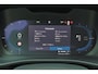 Volvo EX40 Performance Ultra Black Edition 82 kWh - Panorama/schuifdak - IntelliSafe Assist & Surround - 360º Camera - Verwarmde voorstoelen, stuur & achterbank - Parkeersensoren voor & achter - Elektr. bedienb. voorstoelen met geheugen links - Draadloze tel. lader - Warmtepomp - Extra getint glas - 20' LMV