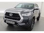 Toyota Hilux 2.4 D-4D Double Cab Challenger | "VAN" | Automaat | Grijs kent. | Trekhaak | Camera | Adapt. Cruise | Apple CarPlay