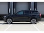 Volvo XC90 T8 Plug-in hybrid AWD Ultra Bright | Verwarmbare voorstoelen | Ventileerbare voorstoelen | Massagefunctie voorstoelen | Verwarmbaar stuurwiel | Verwarmbare achterbank | Premium Audio by Bowers & Wilkins | Luchtvering | Panoramadak | Rondom zichtcamera | 21 inch Lichtmetalen velgen | Semi elektrische trekhaak