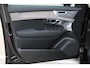 Volvo XC90 T8 Plug-in hybrid AWD Ultra Bright | Verwarmbare voorstoelen | Ventileerbare voorstoelen | Massagefunctie voorstoelen | Verwarmbaar stuurwiel | Verwarmbare achterbank | Premium Audio by Bowers & Wilkins | Luchtvering | Panoramadak | Rondom zichtcamera | 21 inch Lichtmetalen velgen | Semi elektrische trekhaak