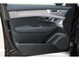 Volvo XC90 T8 Plug-in hybrid AWD Ultra Bright | Semi elektrische trekhaak | Panoramadak | Luchtvering | Verwarmbare voorstoelen | Ventileerbare voorstoelen | Massagefunctie voorstoelen | Verwarmbaar stuurwiel | Verwarmbare achterbank | Premium Audio by Bowers & Wilkins | Rondom zichtcamera | 21 inch Lichtmetalen velgen |