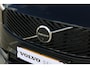 Volvo XC90 T8 Plug-in hybrid AWD Ultra Bright | Verwarmbare voorstoelen | Ventileerbare voorstoelen | Massagefunctie voorstoelen | Verwarmbaar stuurwiel | Verwarmbare achterbank | Premium Audio by Bowers & Wilkins | Luchtvering | Panoramadak | Rondom zichtcamera | 21 inch Lichtmetalen velgen | Semi elektrische trekhaak