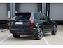 Volvo XC90 T8 Plug-in hybrid AWD Ultra Bright | Semi elektrische trekhaak | Panoramadak | Luchtvering | Verwarmbare voorstoelen | Ventileerbare voorstoelen | Massagefunctie voorstoelen | Verwarmbaar stuurwiel | Verwarmbare achterbank | Premium Audio by Bowers & Wilkins | Rondom zichtcamera | 21 inch Lichtmetalen velgen |