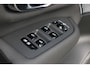 Volvo XC90 T8 Plug-in hybrid AWD Ultra Bright | Verwarmbare voorstoelen | Ventileerbare voorstoelen | Massagefunctie voorstoelen | Verwarmbaar stuurwiel | Verwarmbare achterbank | Premium Audio by Bowers & Wilkins | Luchtvering | Panoramadak | Rondom zichtcamera | 21 inch Lichtmetalen velgen | Semi elektrische trekhaak