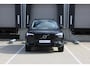 Volvo XC90 T8 Plug-in hybrid AWD Ultra Bright | Verwarmbare voorstoelen | Ventileerbare voorstoelen | Massagefunctie voorstoelen | Verwarmbaar stuurwiel | Verwarmbare achterbank | Premium Audio by Bowers & Wilkins | Luchtvering | Panoramadak | Rondom zichtcamera | 21 inch Lichtmetalen velgen | Semi elektrische trekhaak