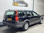 Volvo XC70 2.5 T Geartronic Comfort Line Vol jaar APK Nette wagen 4x4