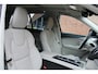 Volvo XC90 T8 AWD AUT8 Ultra Dark | Verwarmbare voorstoelen | Verwarmbaar stuurwiel | Massagefunctie voorstoelen | Ventileerbare voorstoelen | Verwarmbare achterbank | Premium audio by Bowers & Wilkins | Luchtvering | Panoramadak | Rondom zichtcamera | 21" Lichtmetalen velgen
