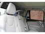 Volvo XC90 T8 Automaat AWD Ultra Dark | Verwarmbare voorstoelen | Verwarmbaar stuurwiel | Massagefunctie voorstoelen | Ventileerbare voorstoelen | Verwarmbare achterbank | Premium audio by Bowers & Wilkins | Luchtvering | Panoramadak | Rondom zichtcamera | 21" Lichtmetalen velgen