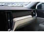 Volvo V60 2.0 T8 Twin Engine AWD Inscription | Panoramadak | Lederen bekleding | Stoel- en stuurwielverwarming | Head-up display | Keyless | Achteruitrijcamera | Parkeersensoren voor + achter | Getint glas |