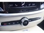 Volvo V60 2.0 T8 Twin Engine AWD Inscription | Panoramadak | Lederen bekleding | Stoel- en stuurwielverwarming | Head-up display | Keyless | Achteruitrijcamera | Parkeersensoren voor + achter | Getint glas |
