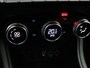 Renault Captur E-Tech full hybrid 145pk evolution | Parkeersensoren voor/achter | Achteruitrijcamera | Navigatie | Trekaak | Climate control |
