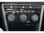 Volkswagen T-Roc 1.0 TSI Style Business Navigatie | Achteruitrijcamera | 17" Velgen | Stoelverwarming