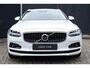 Volvo V90 B4 Business Pro | Blond Lederen Bekleding | 360° Parkeercamera | Parkeersensoren Voor & Achter | Elektrische achterklep | BLIS | Stoelverwarming | Stuurwielverwarming | Volvo on Call | Apple Car Play