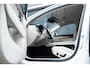 Volvo V90 B4 Business Pro | Blond Lederen Bekleding | 360° Parkeercamera | Parkeersensoren Voor & Achter | Elektrische achterklep | BLIS | Stoelverwarming | Stuurwielverwarming | Volvo on Call | Apple Car Play