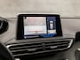 Peugeot 5008 1.2 PureTech Deluxe 7 Persoons Automaat (PANORAMADAK, APPLE CARPLAY, MEMORY SEATS, LEDER, STOELVERWARMING, 360 CAMERA, SPORTSTOELEN, LED KOPLAMPEN, GETINT GLAS, TREKHAAK, NIEUWSTAAT)