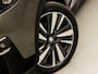 Peugeot 5008 1.2 PureTech Deluxe 7 Persoons Automaat (PANORAMADAK, APPLE CARPLAY, MEMORY SEATS, LEDER, STOELVERWARMING, 360 CAMERA, SPORTSTOELEN, LED KOPLAMPEN, GETINT GLAS, TREKHAAK, NIEUWSTAAT)