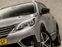 Peugeot 5008 1.2 PureTech Sport 7 Persoons (APPLE CARPLAY, GROOT NAVI, 360 CAMERA, LEDER, GETINT GLAS, SPORTSTOELEN, CRUISE, DAB+, PARKEERSENSOREN, LANE ASSIST, NIEUWSTAAT)